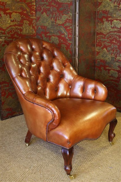 The Spoonback Victorian Chair in Leather