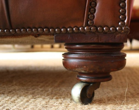 Early Victorian Sofa/Chaise