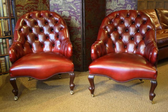 The Spoonback Victorian Chair in Leather